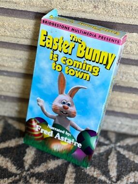 90's "The Easter Bunny is Coming to Town" VHS Tape - Easter Movie - Kids Movie